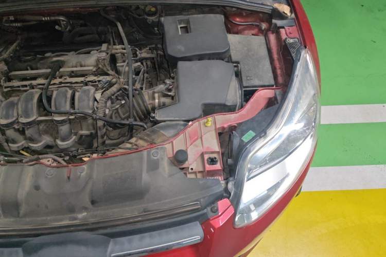 Used Ford Focus 2012 Hatchback 1.6L Automatic Comfort Model Engine Bay Left