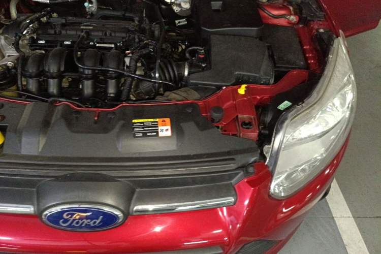 Used Ford Focus 2012 Sedan 1.6L Automatic Comfort Model Engine Bay Left