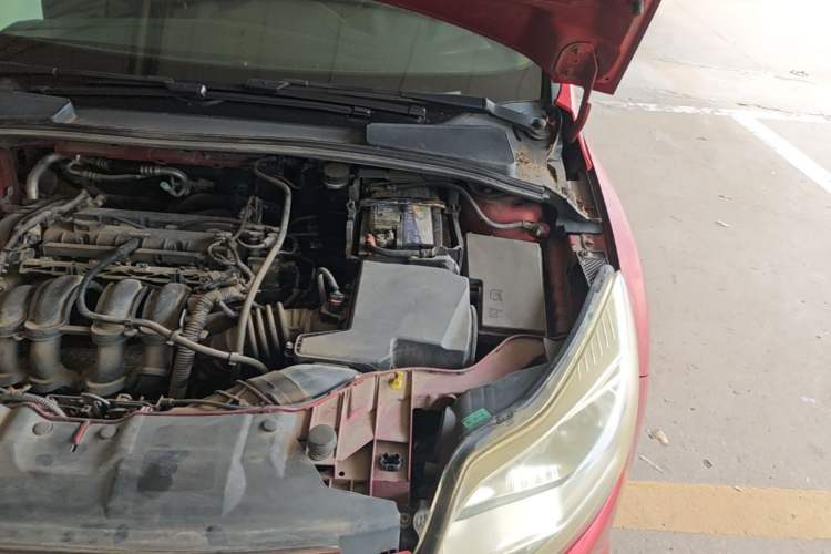 Used Ford Focus 2012 Hatchback 1.6L Manual Fashion Edition Engine Bay Left