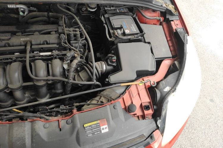 Used Ford Focus 2012 Hatchback 1.6L Manual Fashion Edition Engine Bay Left