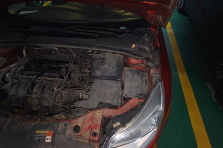 Used Ford Focus 2012 Hatchback 1.6L Automatic Fashion Edition Engine Bay Left