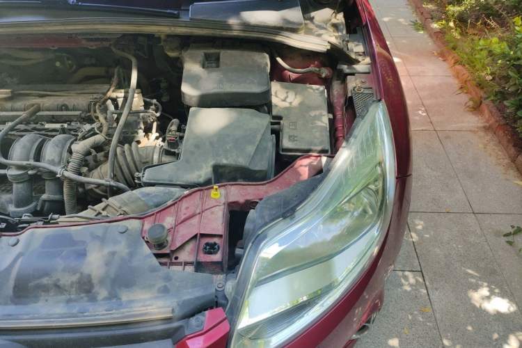 Used Ford Focus 2012 Hatchback 1.6L Manual Fashion Edition Engine Bay Left