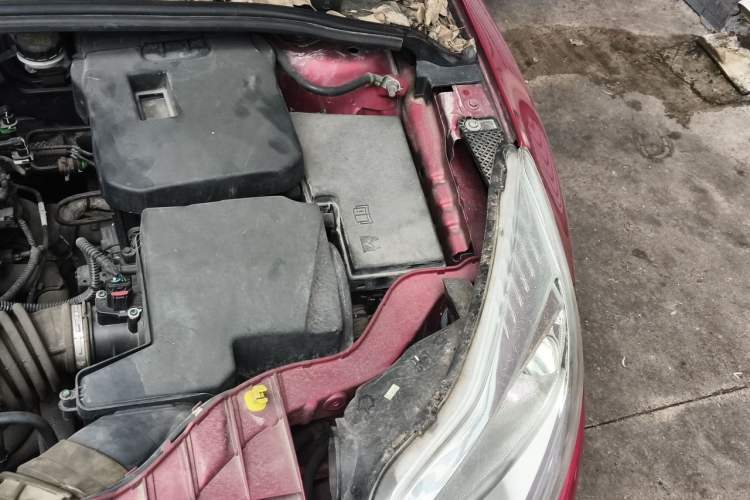 Used Ford Focus 2012 Hatchback 1.6L Manual Comfort Model Engine Bay Left