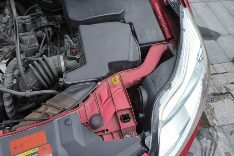 Used Ford Focus 2012 Hatchback 1.6L Automatic Fashion Edition Engine Bay Left