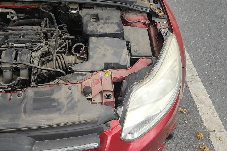 Used Ford Focus 2012 Hatchback 1.6L Automatic Comfort Model Engine Bay Left