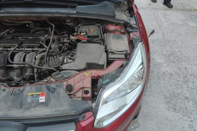 Used Ford Focus 2012 Hatchback 1.6L Automatic Comfort Model Engine Bay Left