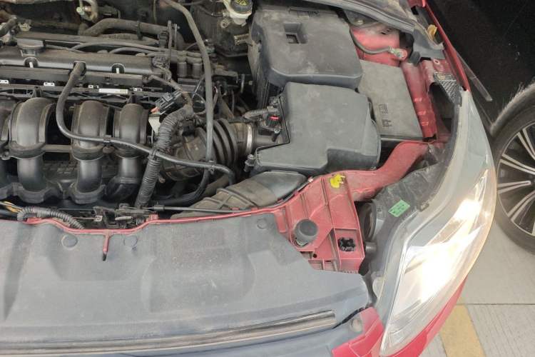 Used Ford Focus 2012 Sedan 1.6L Automatic Comfort Model Engine Bay Left