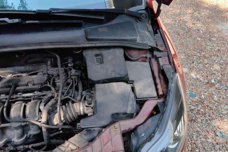 Used Ford Focus 2012 Hatchback 1.6L Automatic Fashion Edition Engine Bay Left