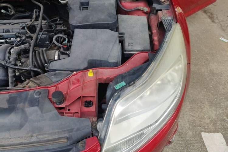 Used Ford Focus 2012 Hatchback 1.6L Automatic Fashion Edition Engine Bay Left