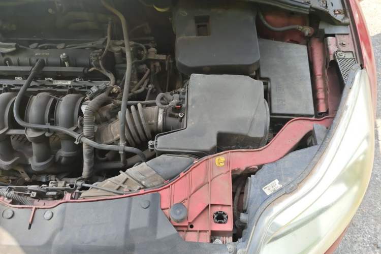 Used Ford Focus 2012 Hatchback 1.6L Automatic Fashion Edition Engine Bay Left