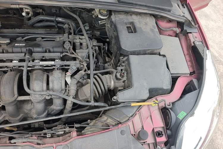 Used Ford Focus 2012 Sedan 1.6L Automatic Comfort Model Engine Bay Left