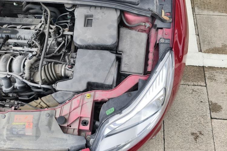 Used Ford Focus 2012 Hatchback 1.6L Automatic Fashion Edition Engine Bay Left