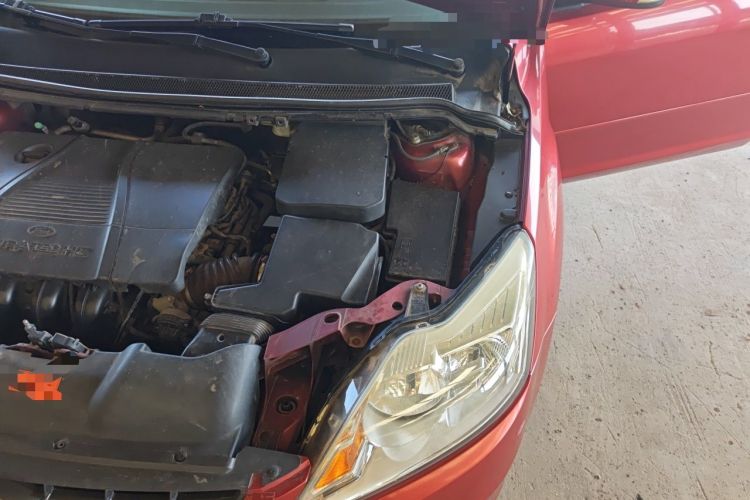 Used Ford Focus 2012 Sedan Classic 1.8L Manual Fashion Edition Engine Bay Left