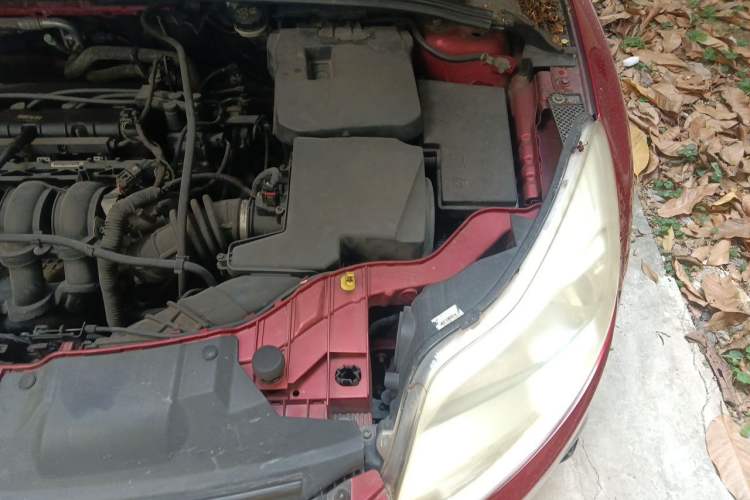 Used Ford Focus 2012 Sedan 1.6L Automatic Comfort Model Engine Bay Left