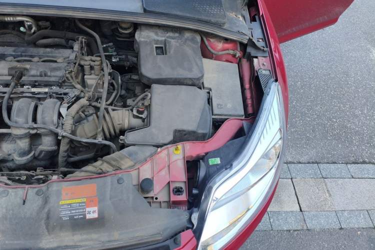 Used Ford Focus 2012 Hatchback 1.6L Manual Comfort Model Engine Bay Left