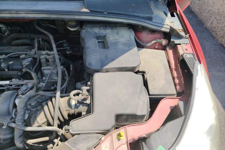 Used Ford Focus 2012 Hatchback 1.6L Manual Fashion Edition Engine Bay Left