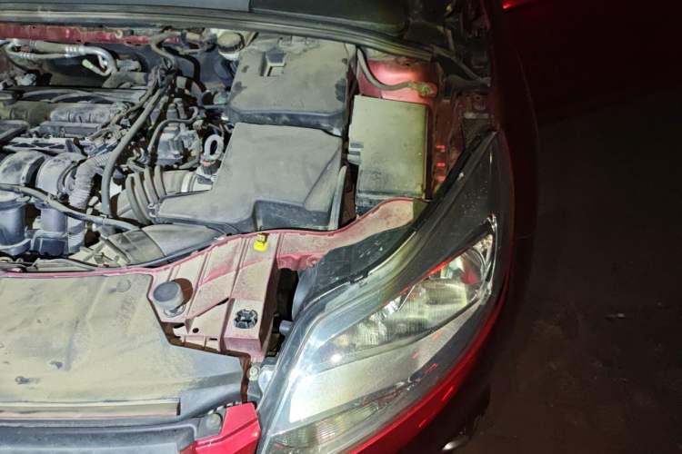 Used Ford Focus 2012 Hatchback 1.6L Manual Fashion Edition Engine Bay Left
