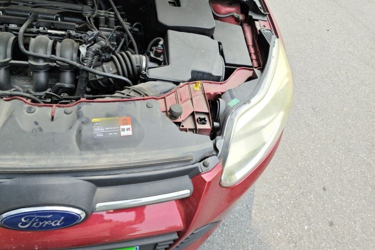 Used Ford Focus 2012 Sedan 1.6L Automatic Comfort Model Engine Bay Left