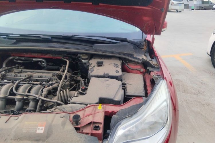 Used Ford Focus 2012 Hatchback 1.6L Automatic Comfort Model Engine Bay Left