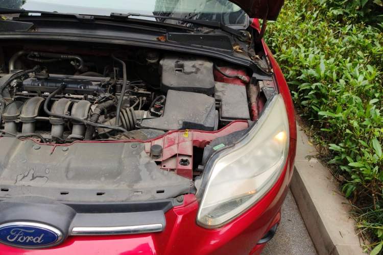 Used Ford Focus 2012 Sedan 1.6L Automatic Comfort Model Engine Bay Left
