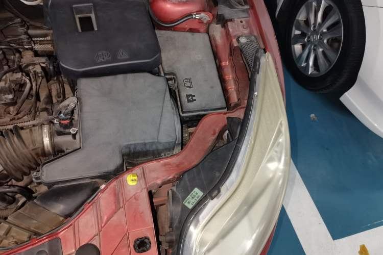 Used Ford Focus 2012 Hatchback 1.6L Automatic Fashion Edition Engine Bay Left