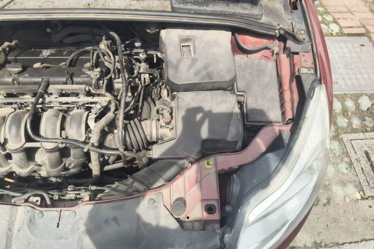 Used Ford Focus 2012 Hatchback 1.6L Automatic Comfort Model Engine Bay Left