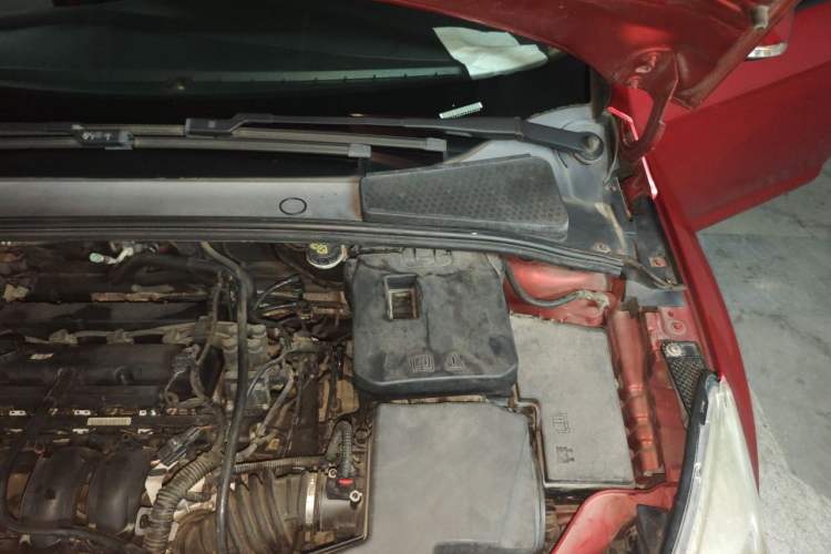 Used Ford Focus 2012 Hatchback 1.6L Automatic Fashion Edition Engine Bay Left