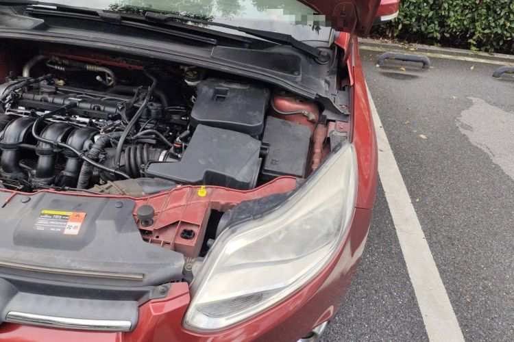 Used Ford Focus 2012 Hatchback 1.6L Automatic Fashion Edition Engine Bay Left