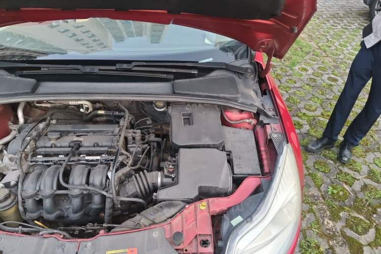 Used Ford Focus 2012 Sedan 1.6L Automatic Comfort Model Engine Bay Left