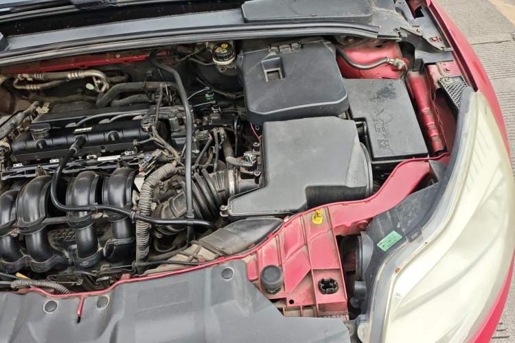 Used Ford Focus 2012 Hatchback 1.6L Automatic Comfort Model Engine Bay Left