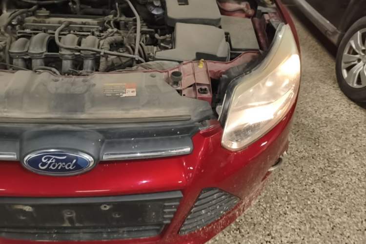 Used Ford Focus 2012 Hatchback 1.6L Automatic Fashion Edition Engine Bay Left