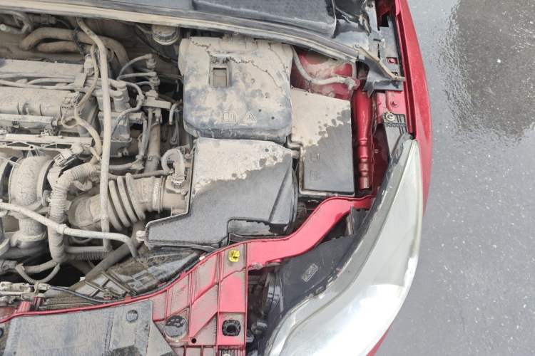 Used Ford Focus 2012 Hatchback 1.6L Automatic Fashion Edition Engine Bay Left