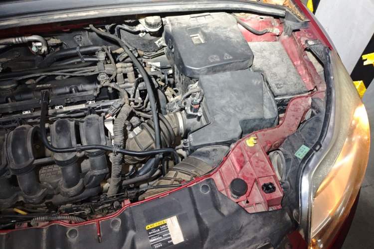 Used Ford Focus 2012 Sedan 1.6L Automatic Comfort Model Engine Bay Left