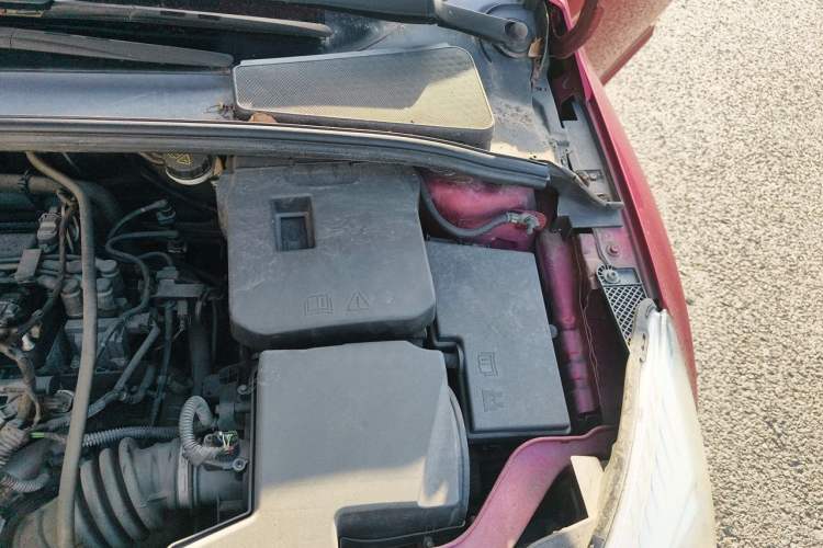 Used Ford Focus 2012 Hatchback 1.6L Automatic Comfort Model Engine Bay Left
