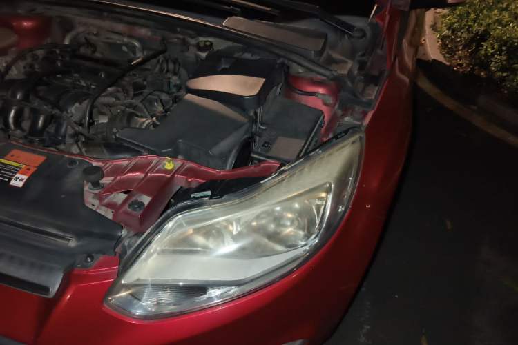 Used Ford Focus 2012 Hatchback 1.6L Automatic Comfort Model Engine Bay Left