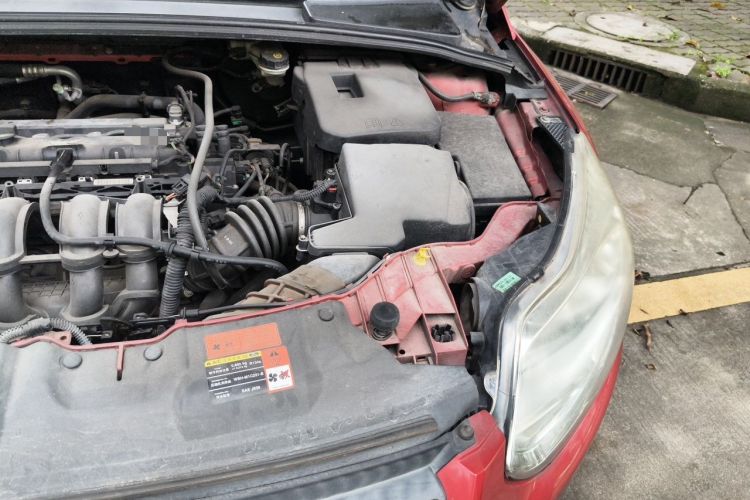 Used Ford Focus 2012 Hatchback 1.6L Automatic Fashion Edition Engine Bay Left