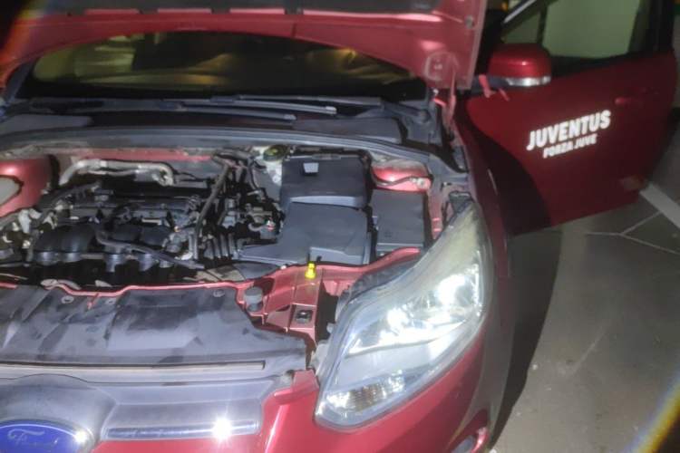 Used Ford Focus 2012 Sedan 1.6L Automatic Fashion Edition Engine Bay Left