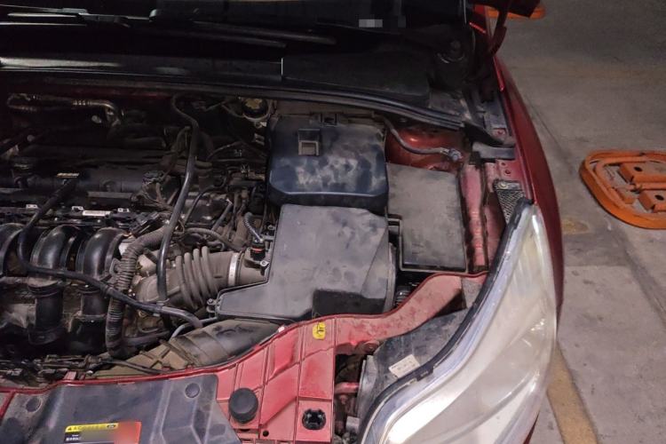 Used Ford Focus 2012 Hatchback 1.6L Automatic Comfort Model Engine Bay Left
