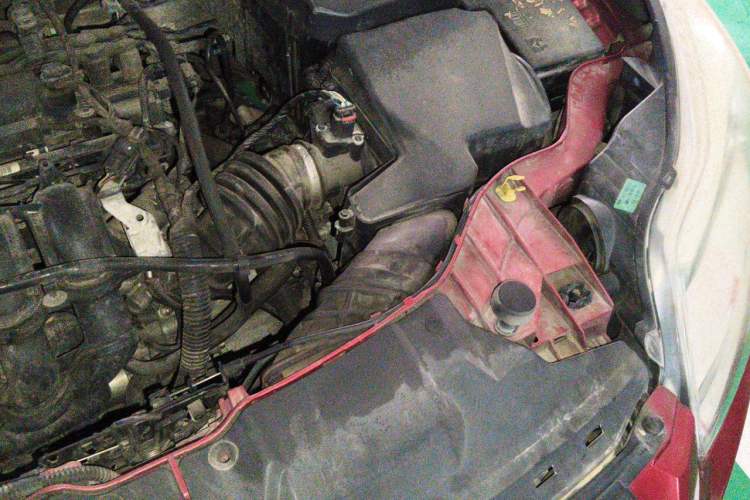 Used Ford Focus 2012 Sedan 1.6L Automatic Fashion Edition Engine Bay Left