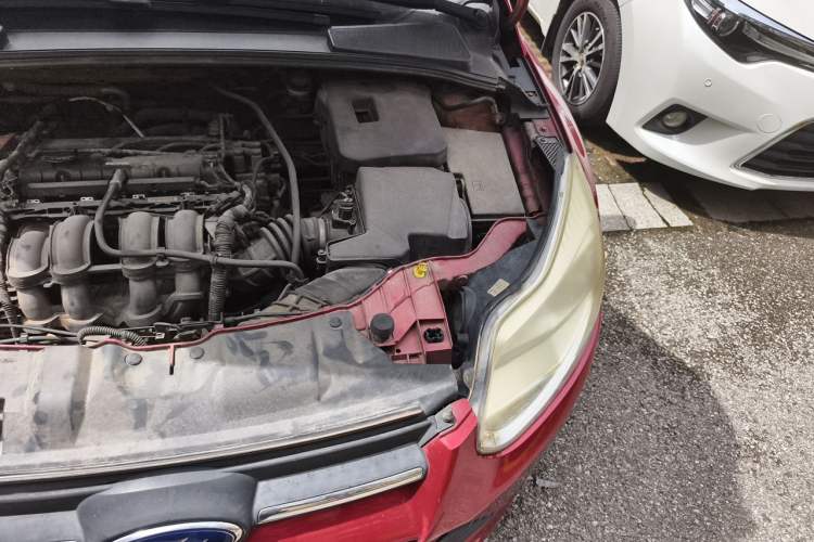 Used Ford Focus 2012 Sedan 1.6L Manual Fashion Edition Engine Bay Left