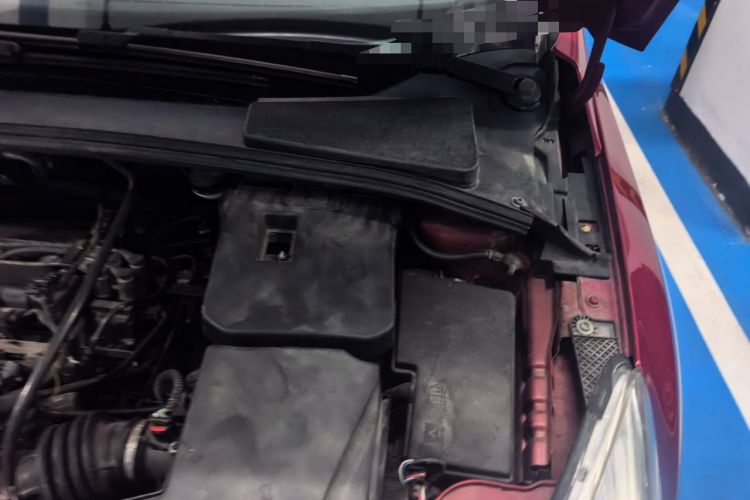 Used Ford Focus 2012 Hatchback 1.6L Automatic Comfort Model Engine Bay Left