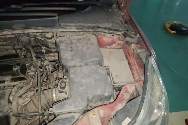 Used Ford Focus 2012 Hatchback 1.6L Automatic Fashion Edition Engine Bay Left