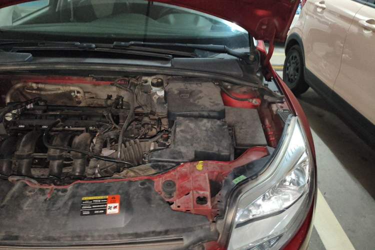 Used Ford Focus 2012 Hatchback 1.6L Automatic Fashion Edition Engine Bay Left