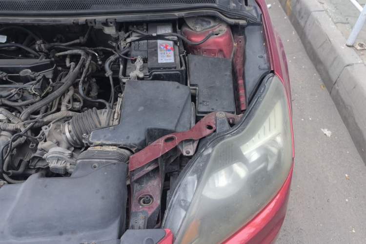Used Ford Focus 2012 Hatchback Classic 1.8L Manual Base Model Engine Bay Left