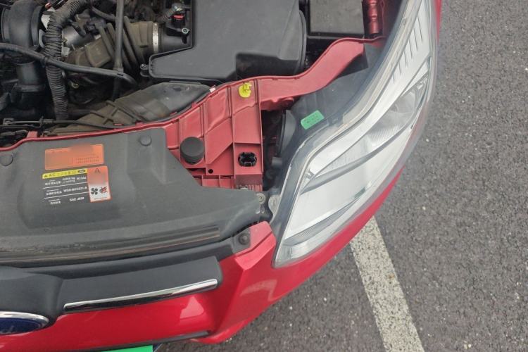 Used Ford Focus 2012 Hatchback 1.6L Automatic Fashion Edition Engine Bay Left