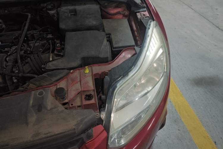 Used Ford Focus 2012 Sedan 1.6L Automatic Comfort Model Engine Bay Left