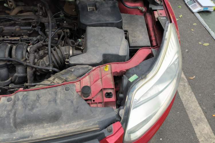Used Ford Focus 2012 Hatchback 1.6L Automatic Comfort Model Engine Bay Left