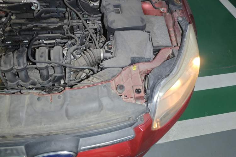 Used Ford Focus 2012 Hatchback 1.6L Automatic Comfort Model Engine Bay Left