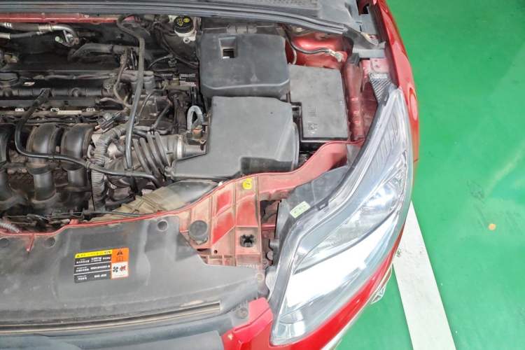 Used Ford Focus 2012 Hatchback 1.6L Automatic Fashion Edition Engine Bay Left