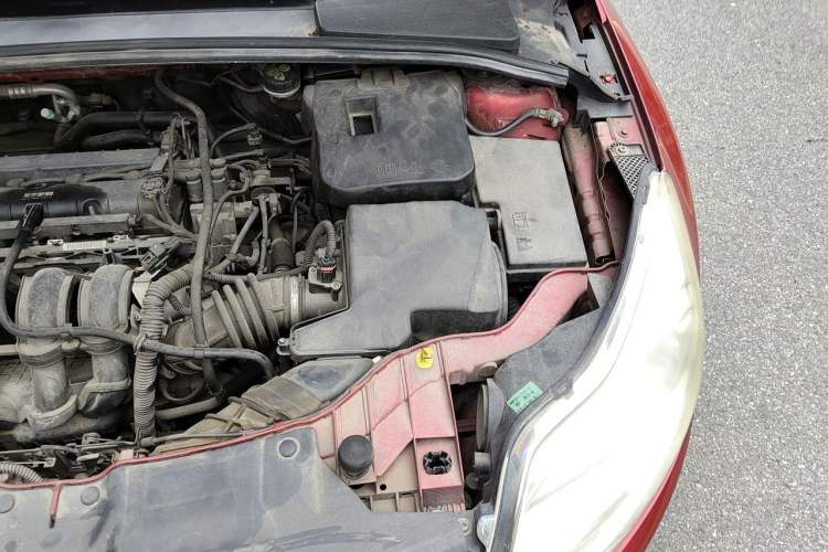 Used Ford Focus 2012 Sedan 1.6L Automatic Fashion Edition Engine Bay Left